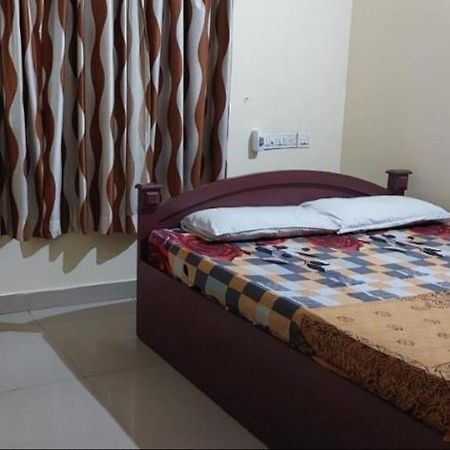 Guruvayur Adithya 外观 照片