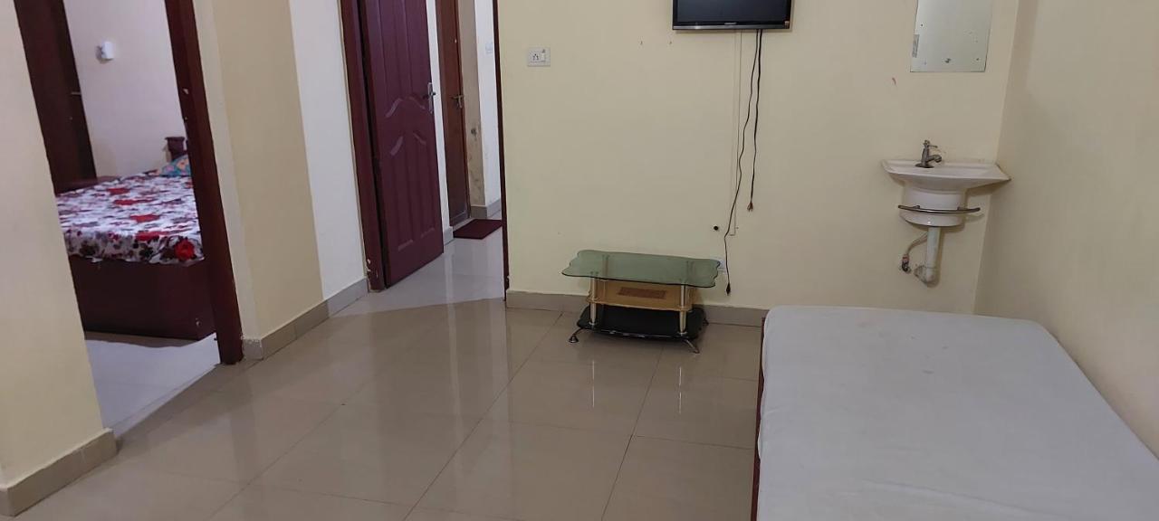 Guruvayur Adithya 外观 照片