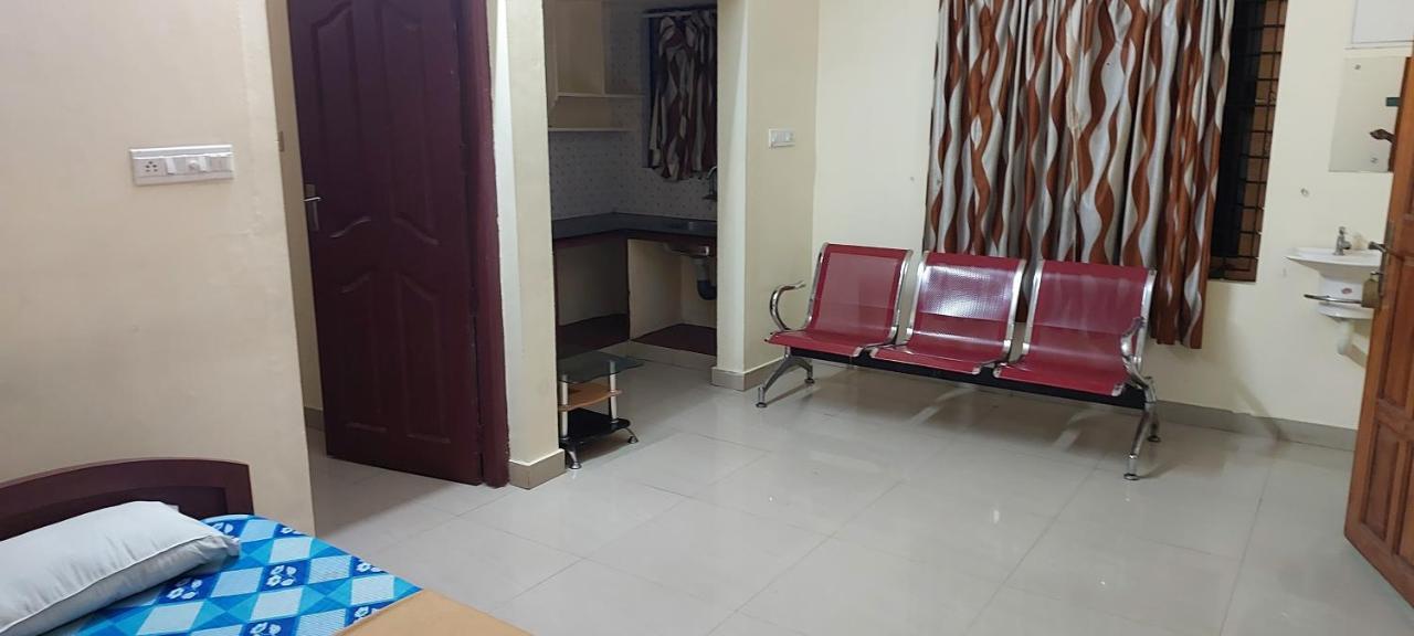 Guruvayur Adithya 外观 照片